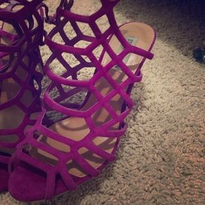 Steve Madden strap heel